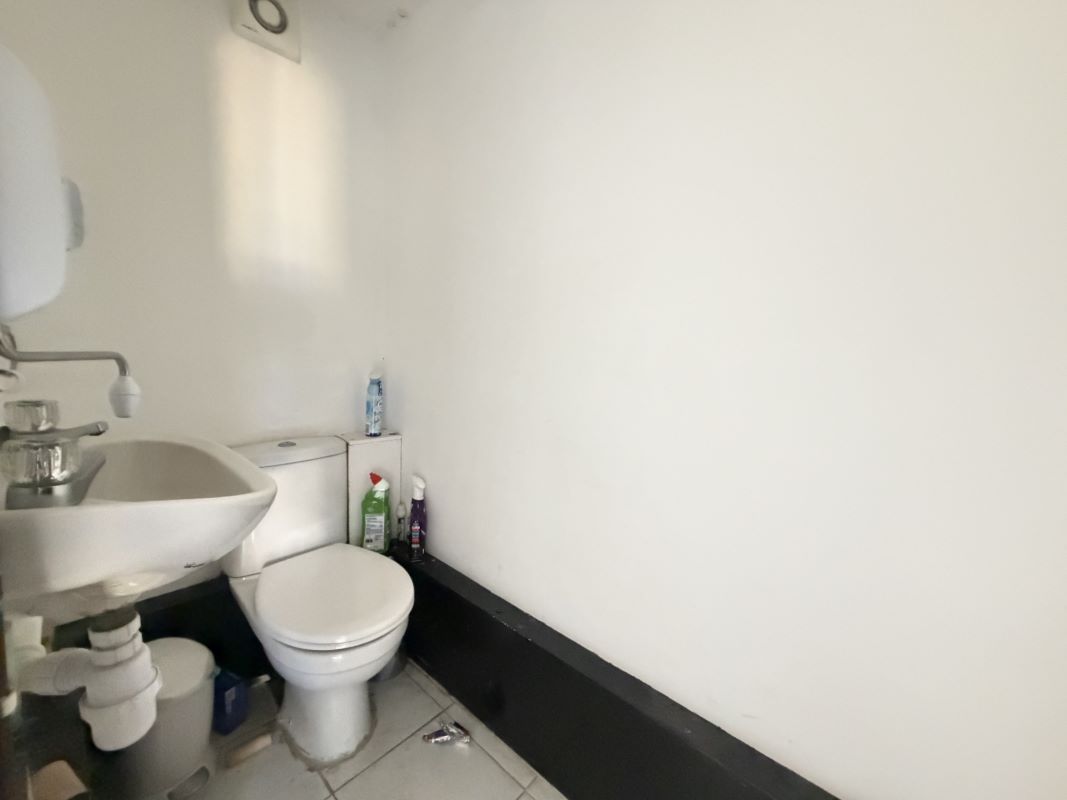Image 6 of 9