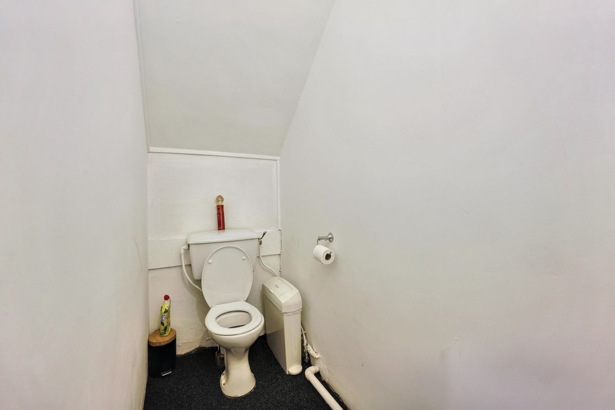 Image 11 of 30
