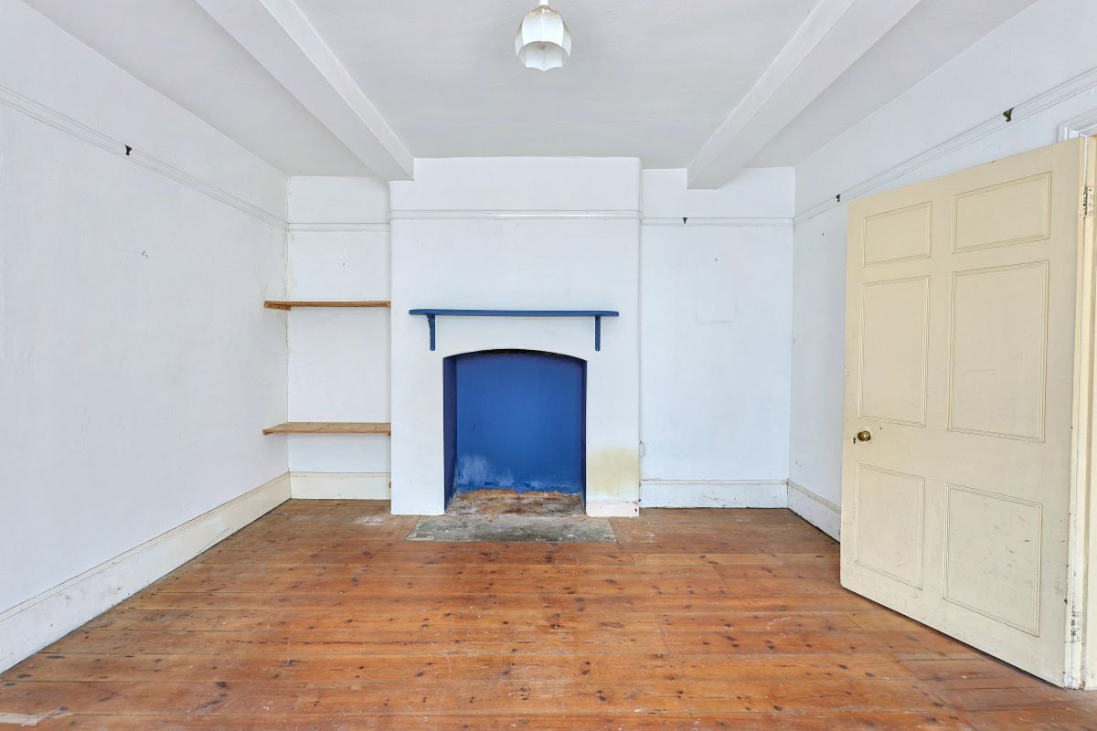 Image 3 of 21