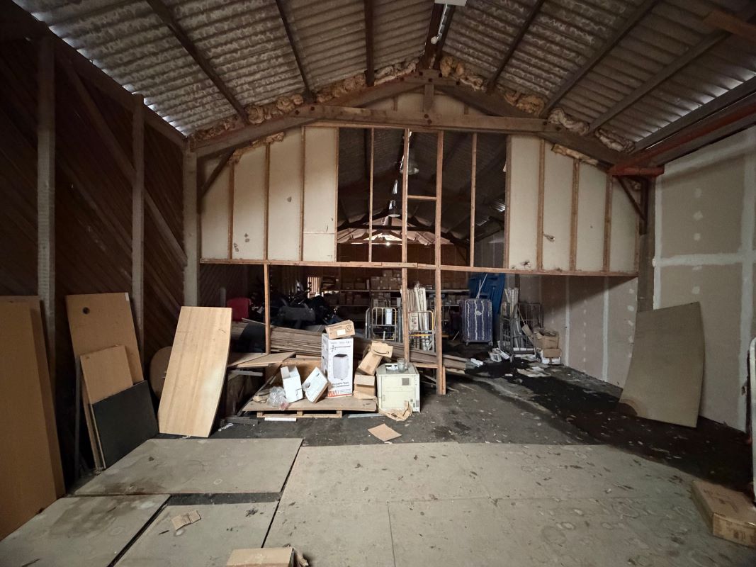 Image 2 of 18