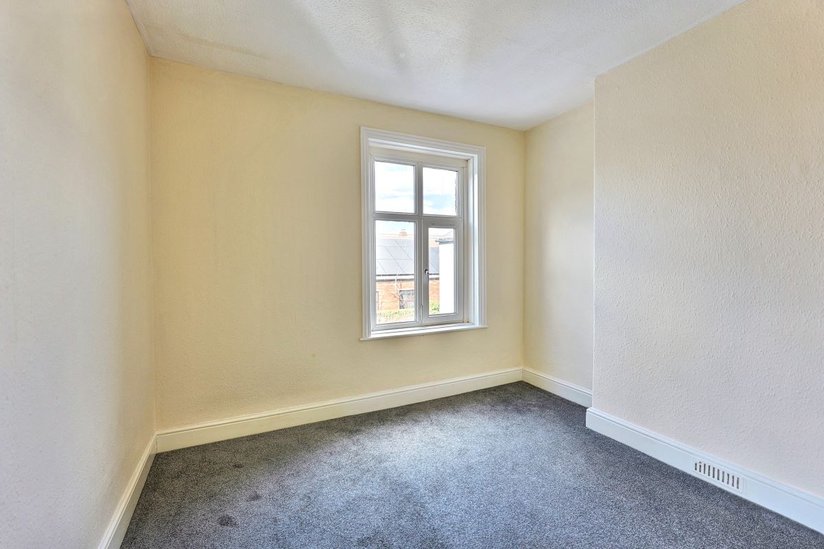 Image 4 of 12