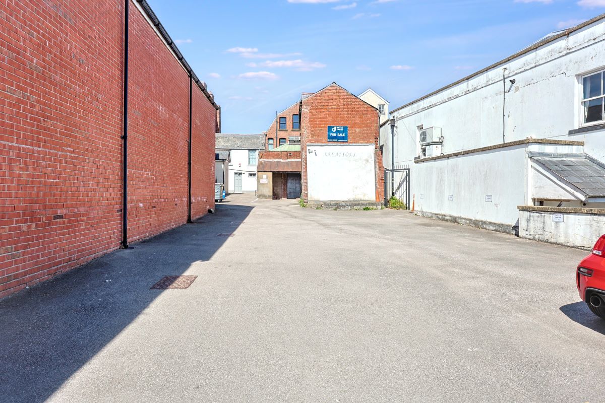 Image 13 of 27