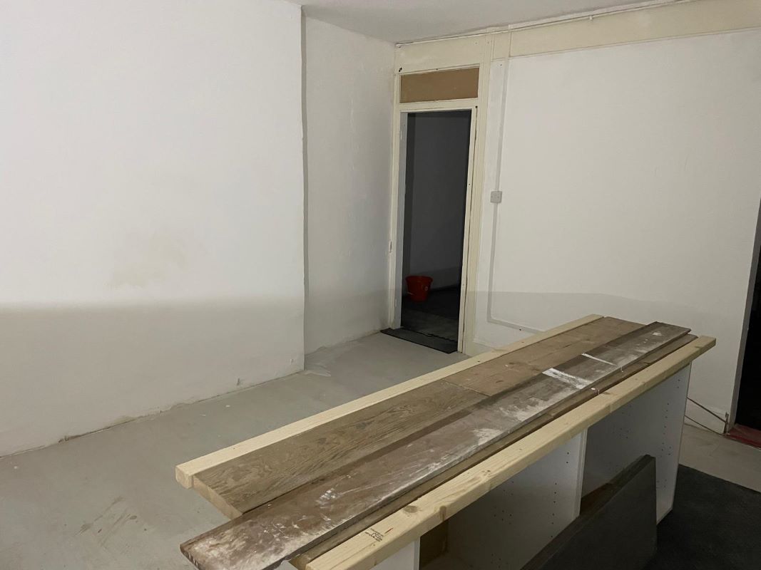 Image 2 of 17