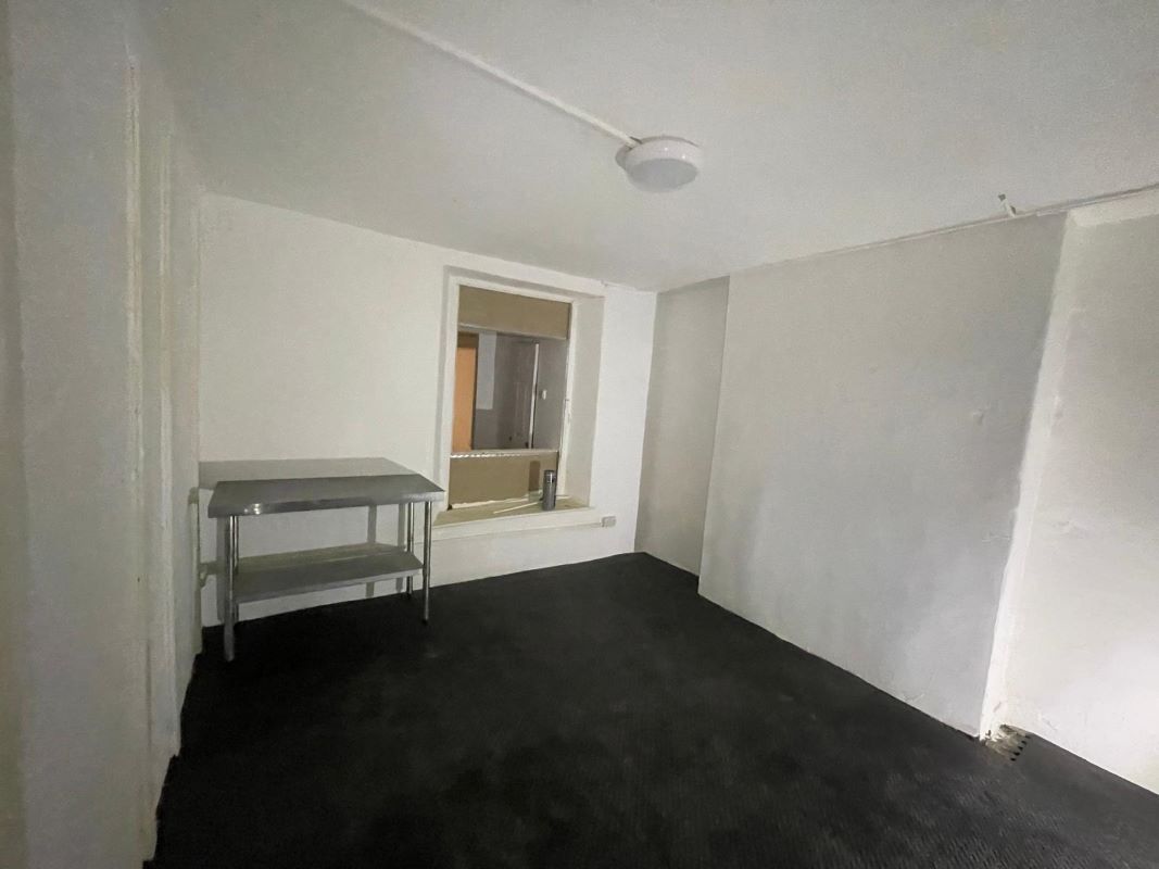 Image 4 of 17
