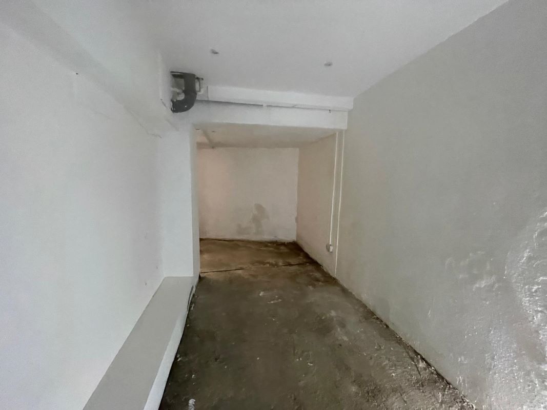 Image 7 of 17