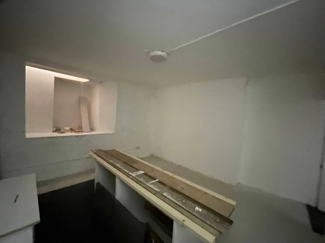 Image 10 of 17