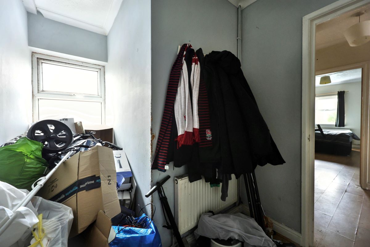 Image 4 of 17