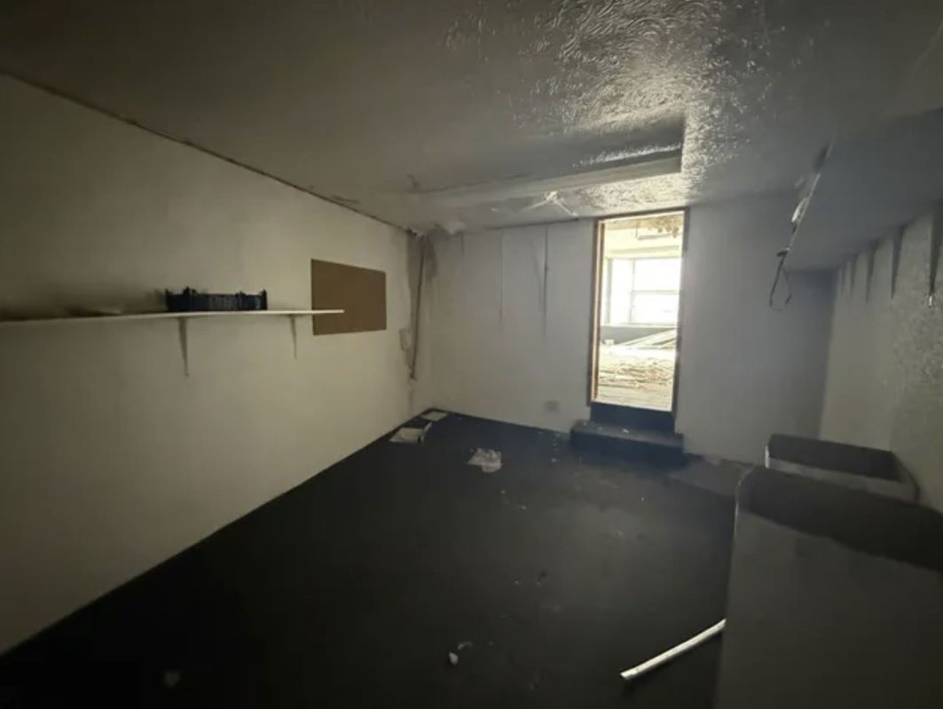 Image 6 of 8