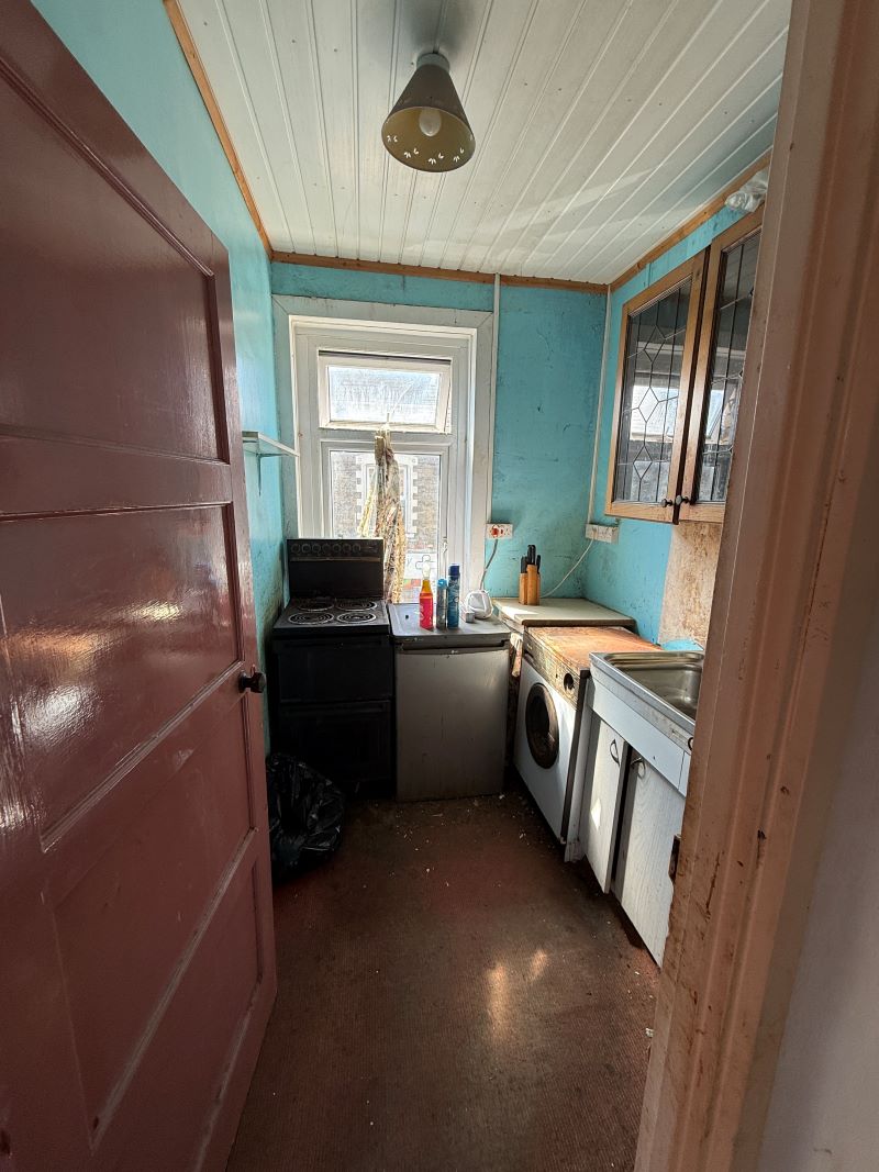 Image 4 of 11