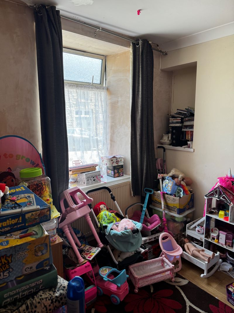 Image 4 of 8