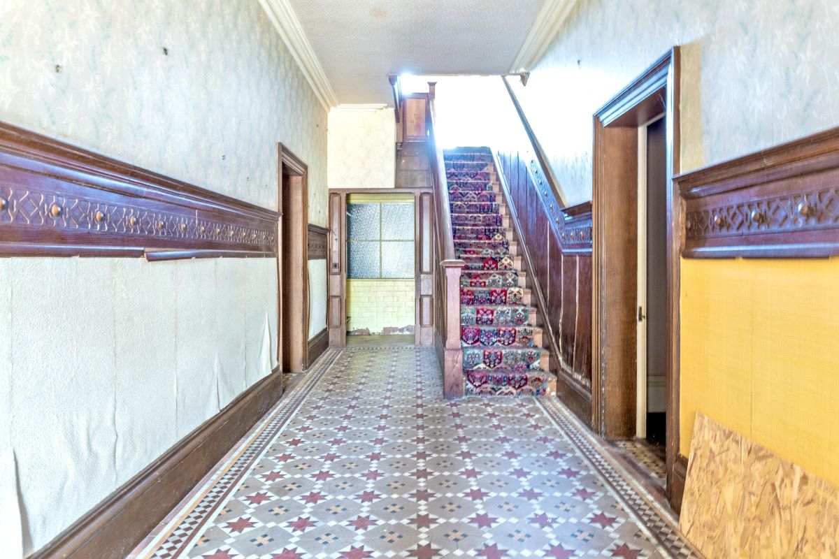 Image 11 of 27