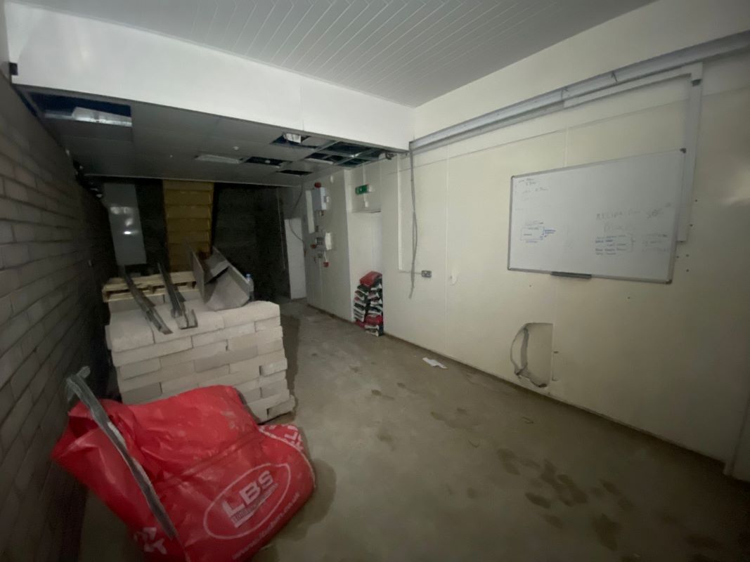 Image 4 of 9