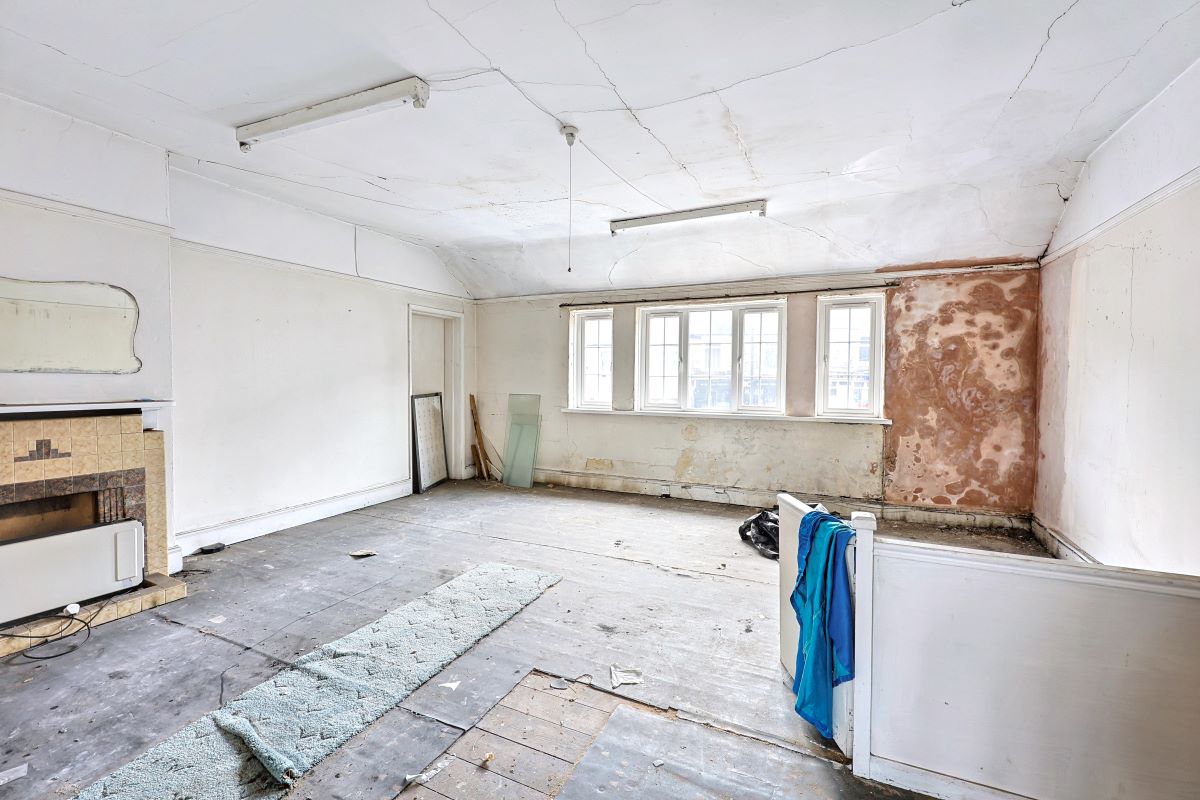 Image 19 of 39