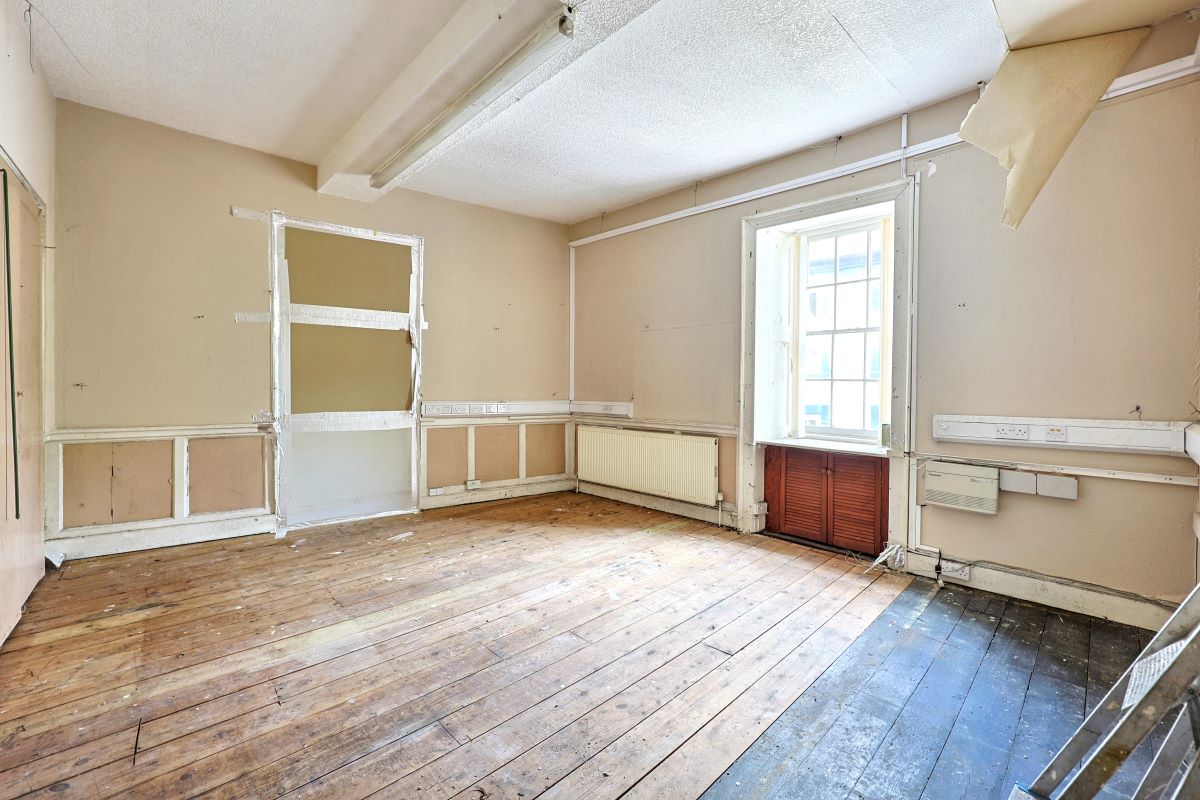 Image 14 of 17