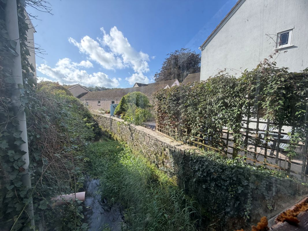 Image 32 of 35