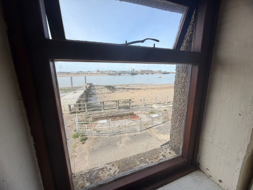 Image 16 of 30