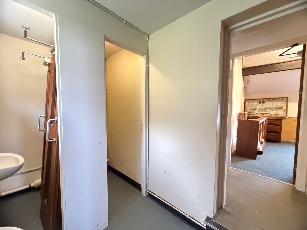Image 19 of 30