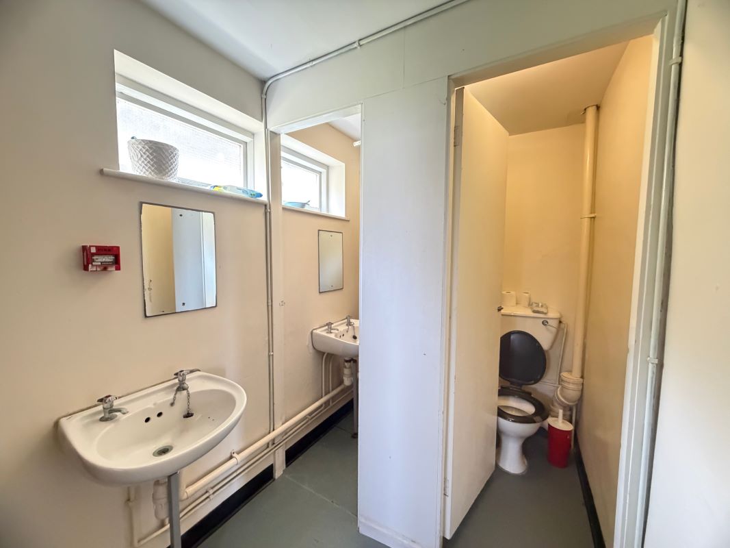 Image 20 of 30