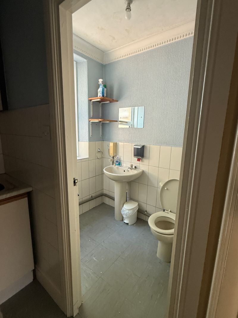 Image 7 of 9