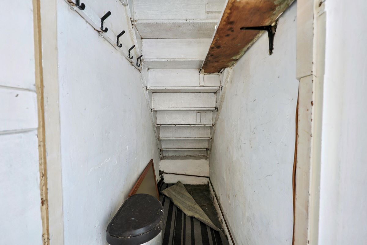 Image 6 of 13