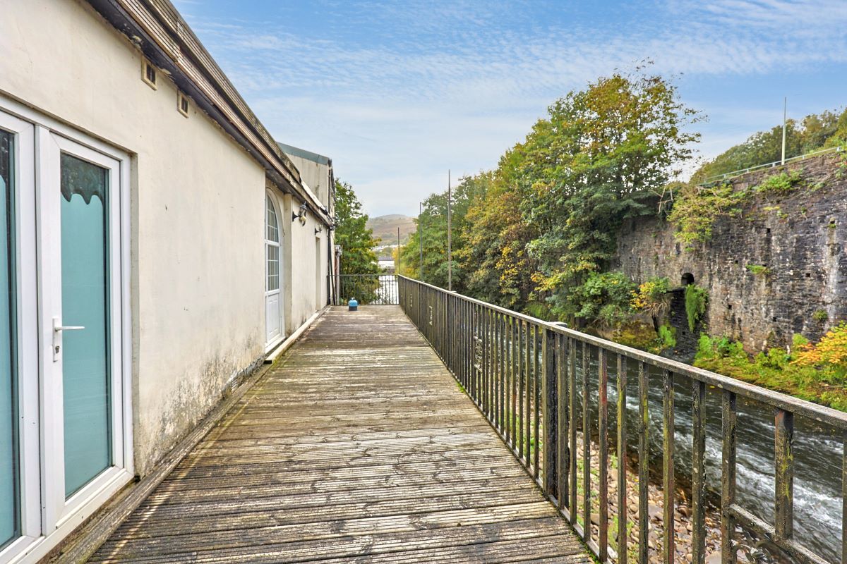 Image 17 of 24