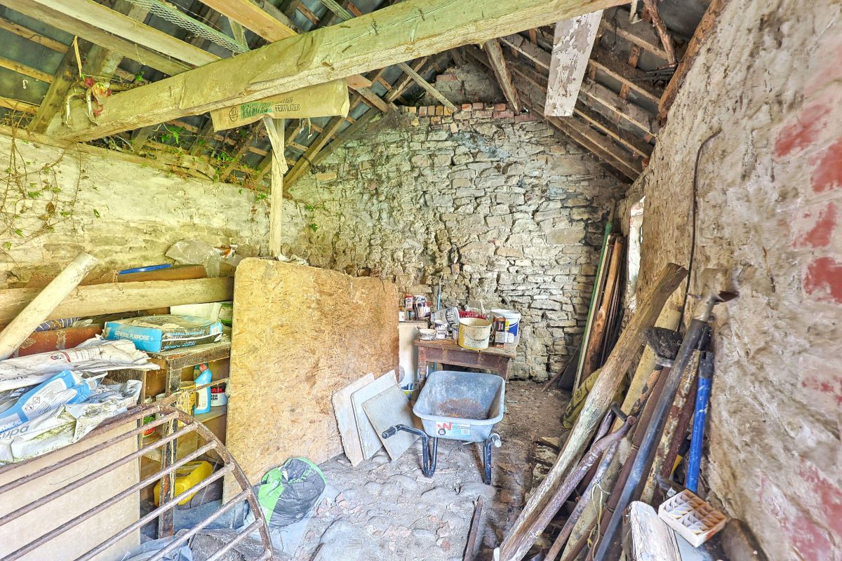Image 17 of 32