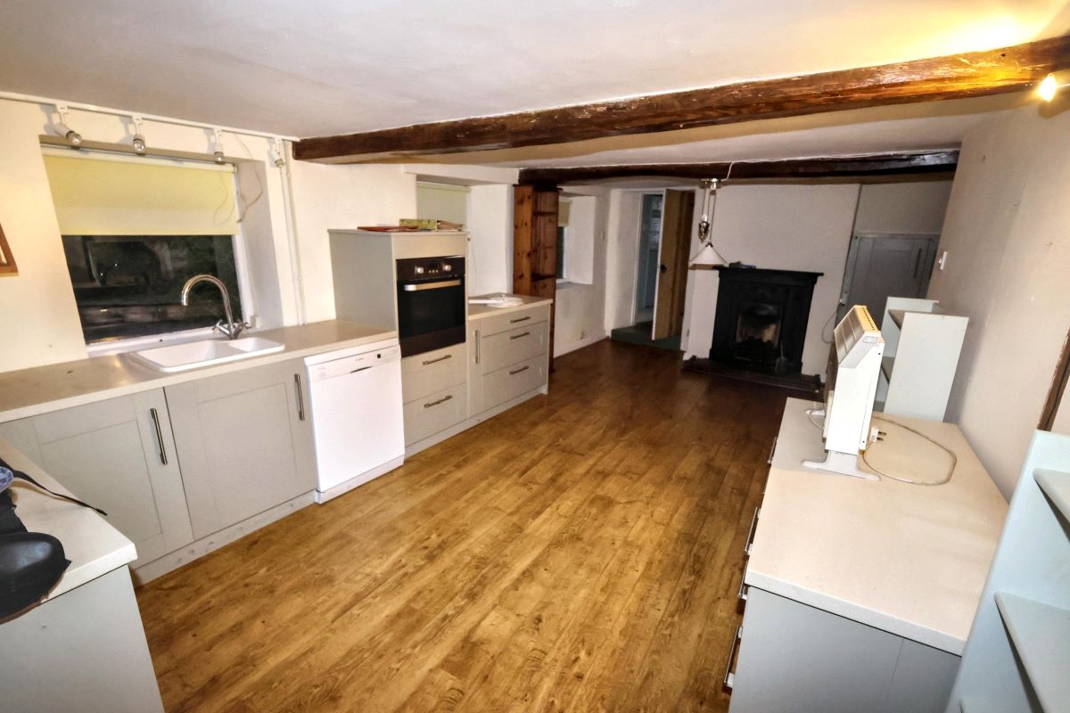 Image 10 of 50