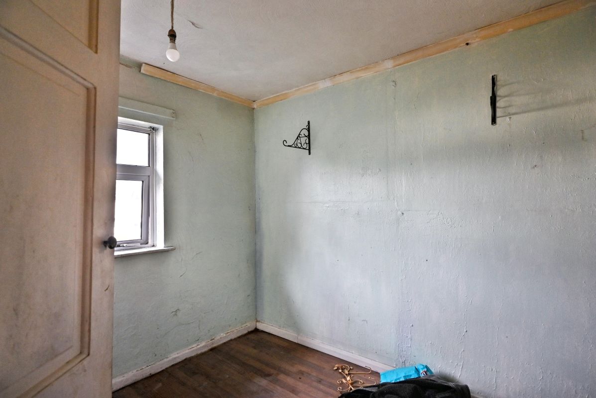 Image 10 of 19