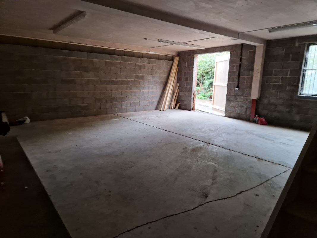 Image 11 of 16