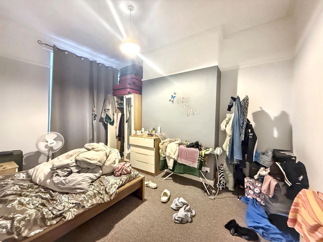 Image 4 of 30