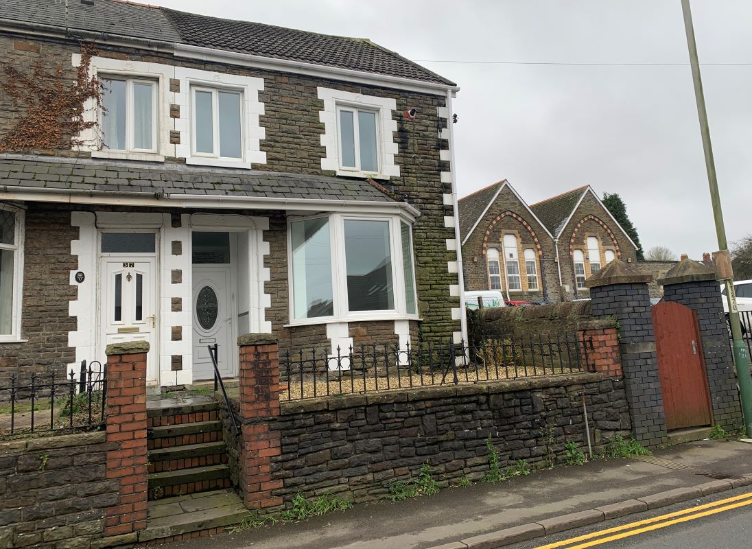 Mill Road, Caerphilly, CF83 3FD Online Auctions