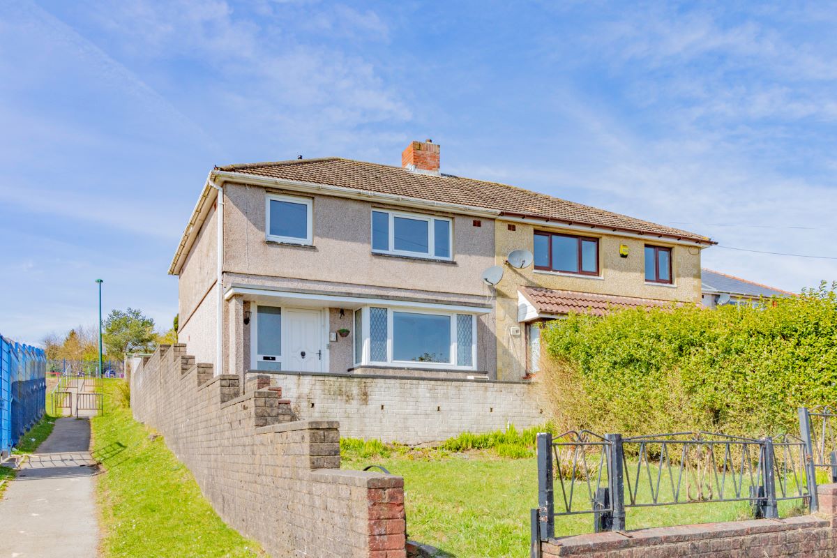 Attlee Close, Cefn Golau, Tredegar, NP22 3TF Online Auctions