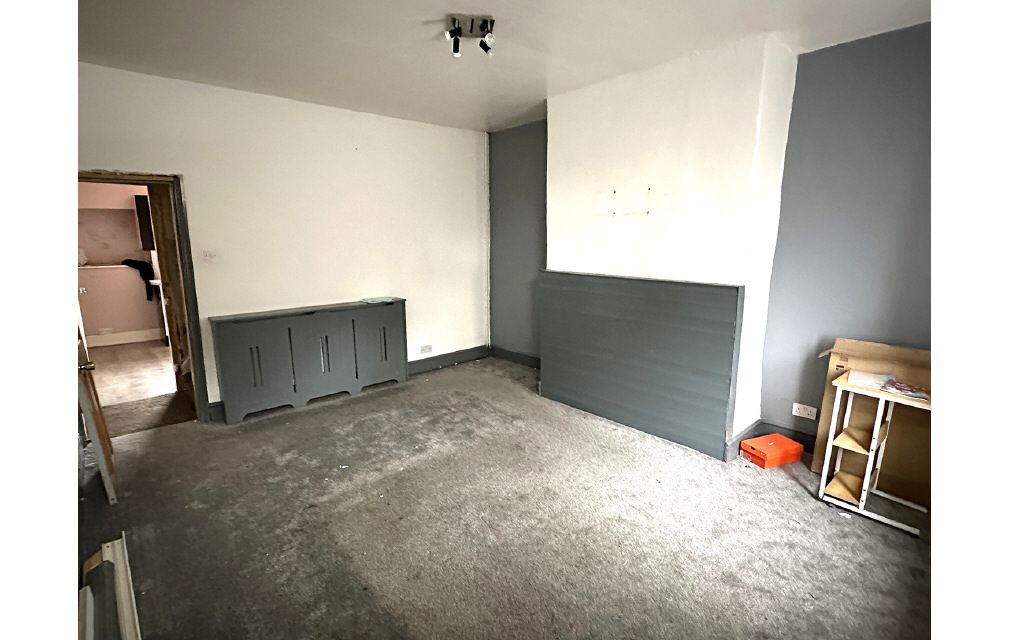 51 Piccadilly Road, Burnley, Lancashire, BB11 4PU