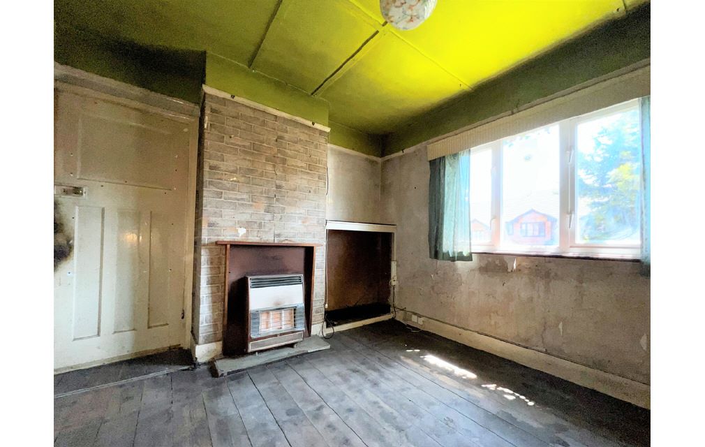 70 Garlands Road, Redhill, Surrey, RH1 6NT