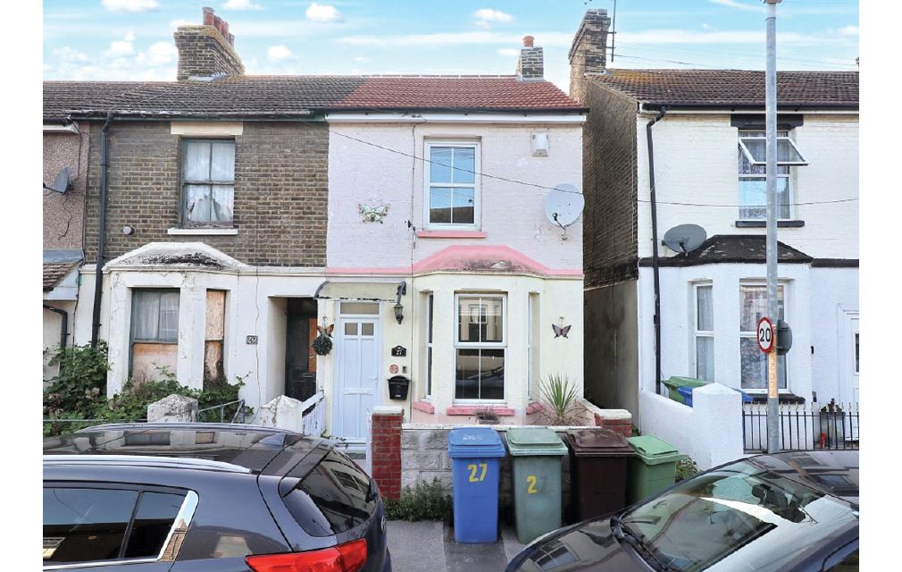 27 Gordon Avenue, Queenborough, Kent, ME11 5BD