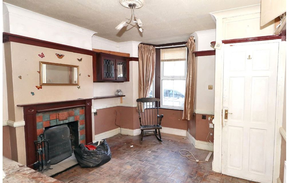 27 Gordon Avenue, Queenborough, Kent, ME11 5BD