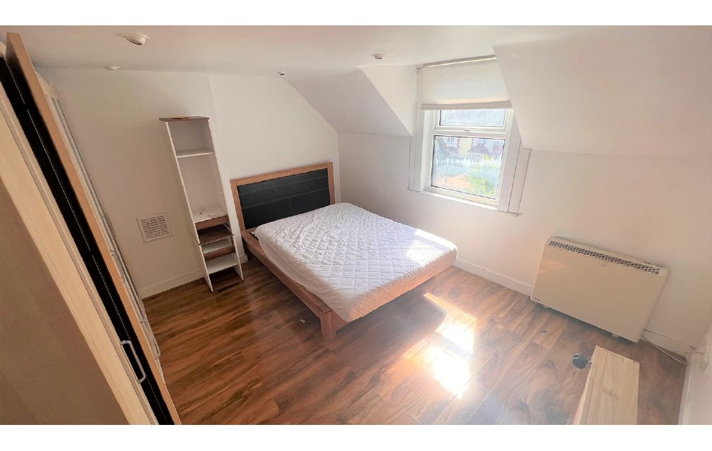 43(C) Chinbrook Road, London, SE12 9TT