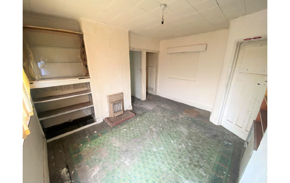 70 Garlands Road, Redhill, Surrey, RH1 6NT