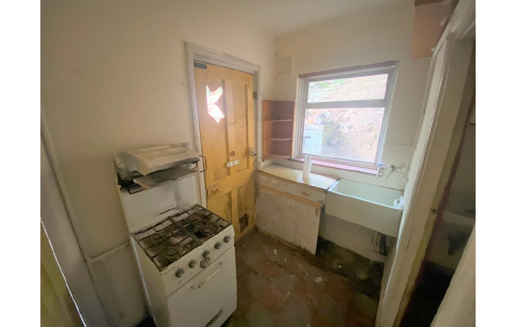 70 Garlands Road, Redhill, Surrey, RH1 6NT