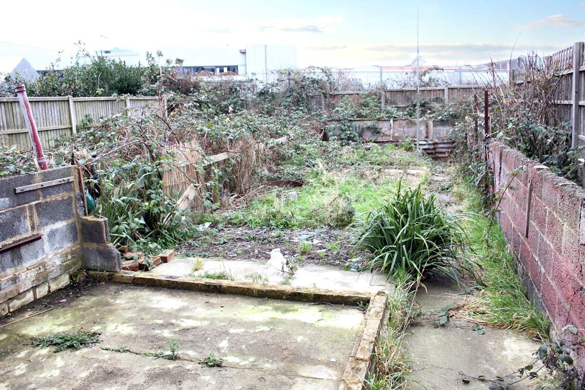 27 Gordon Avenue, Queenborough, ME11 5BD