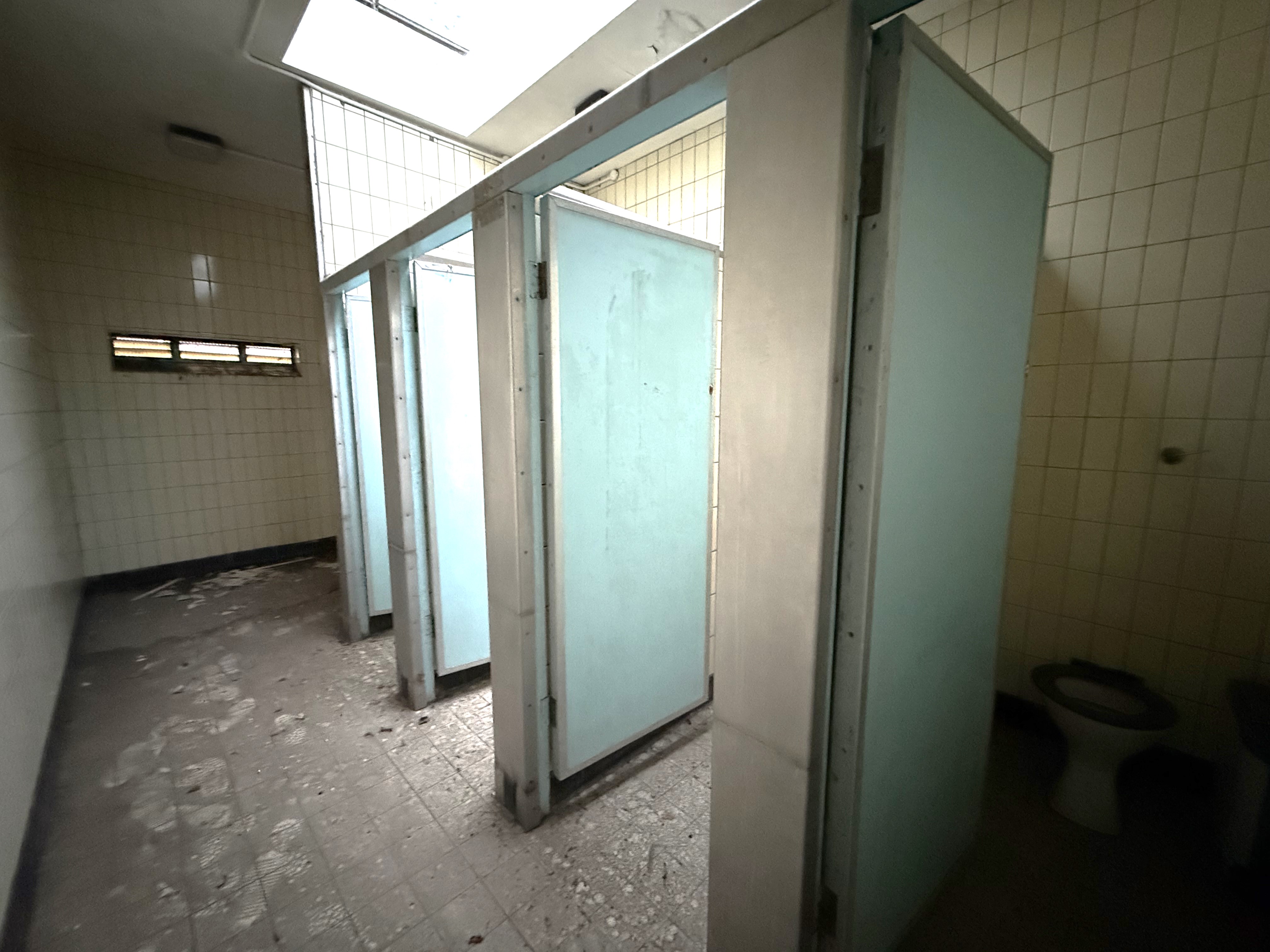 public shower boys 