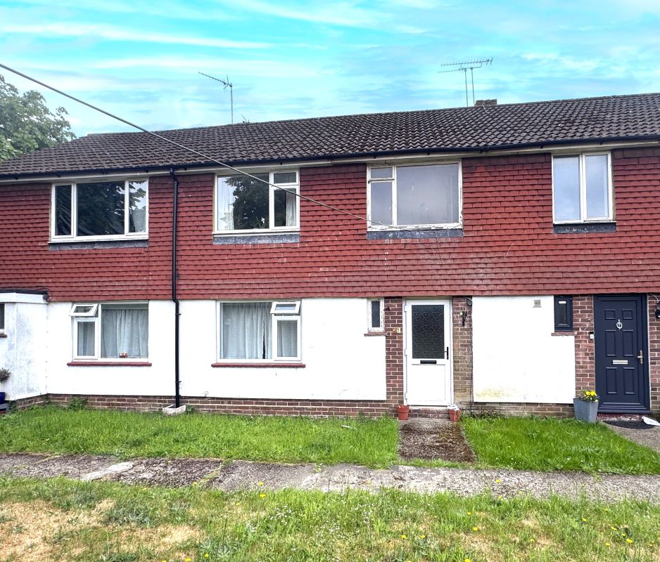 Leasehold Flat and Garage Vacant Possession
