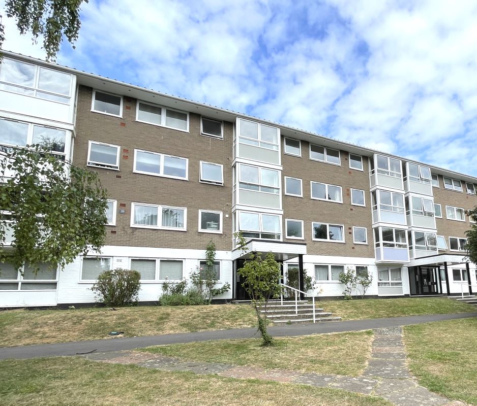 Leasehold Flat and Garage Vacant Possession