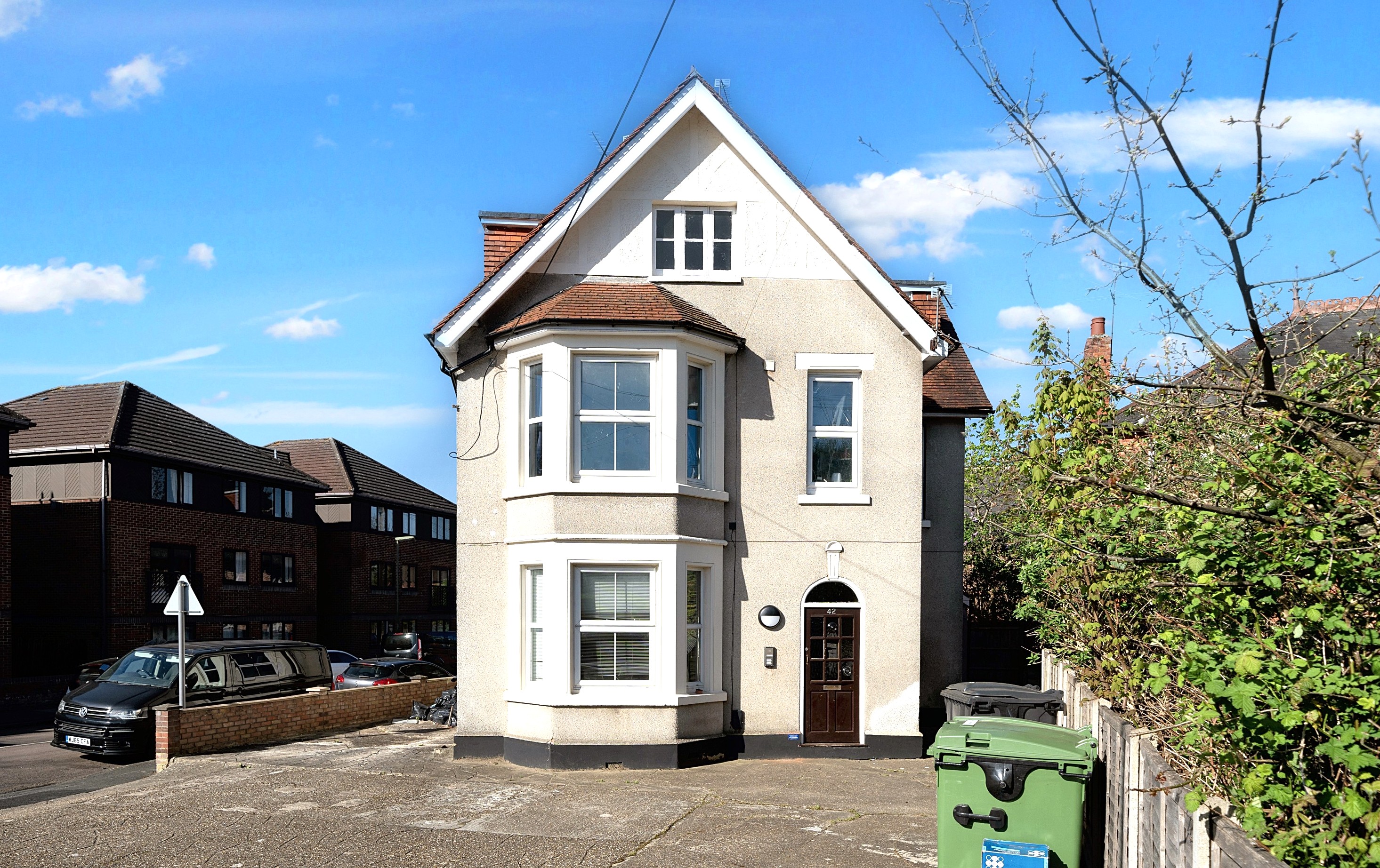 Leasehold Flat Vacant Possession
