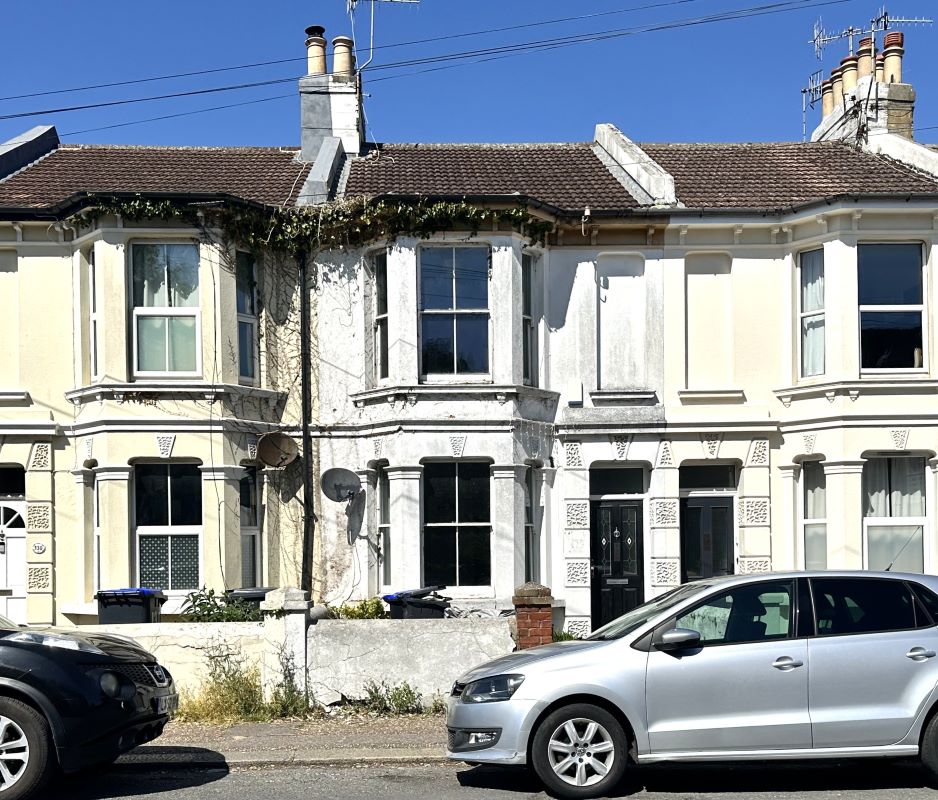 Freehold House Vacant Possession