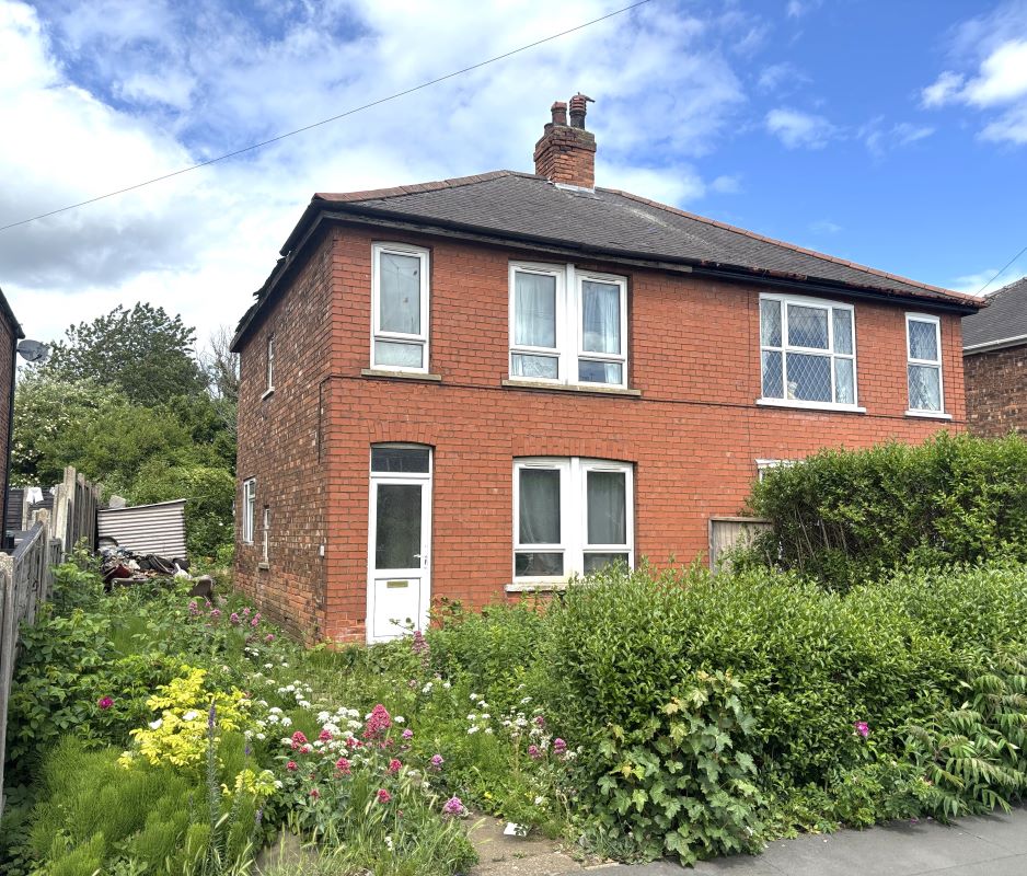 Freehold House Vacant Possession