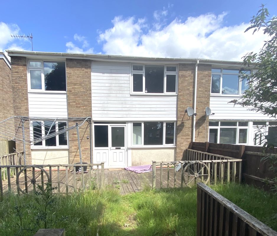 Freehold House Vacant Possession