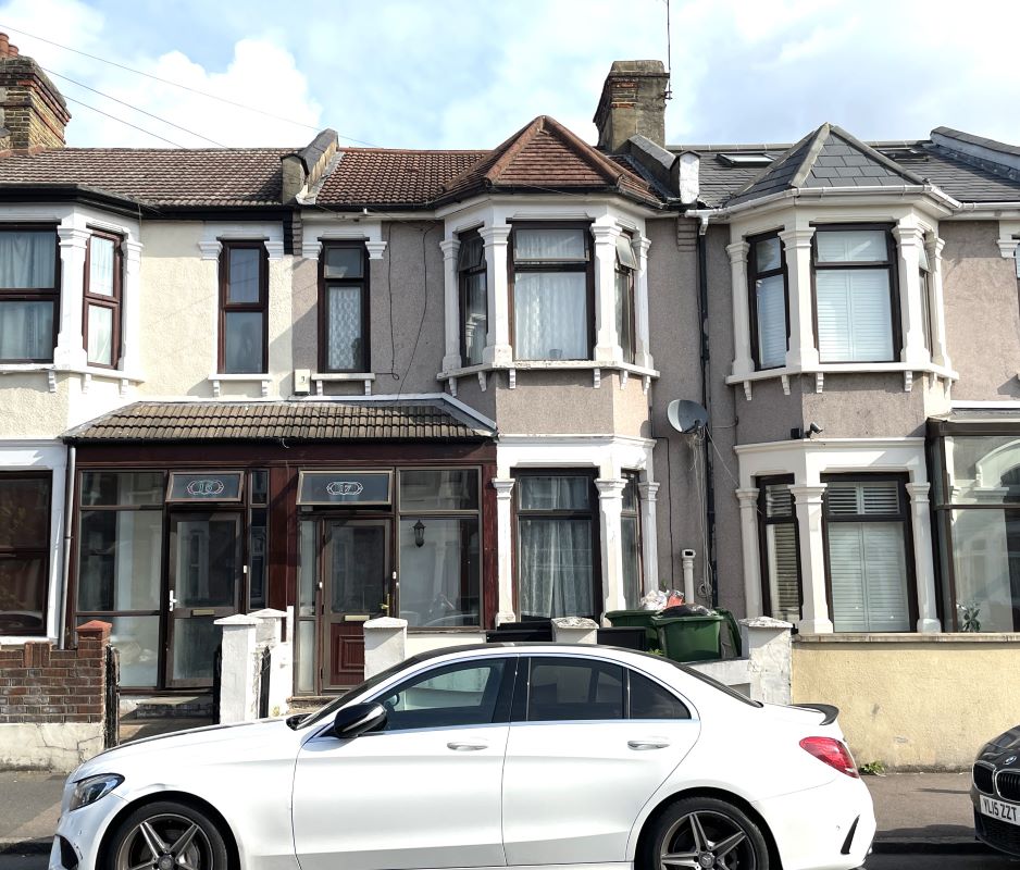 17(A) Gladstone Avenue, Manor Park, E12 6NR
