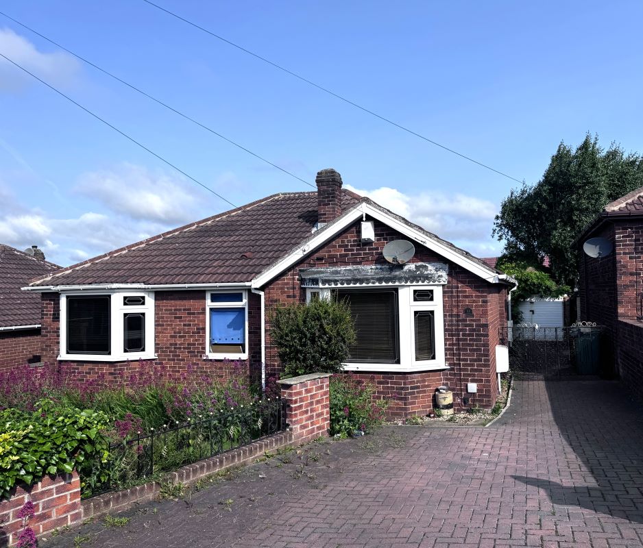Freehold Detached Bungalow and Garage Vacant Possession