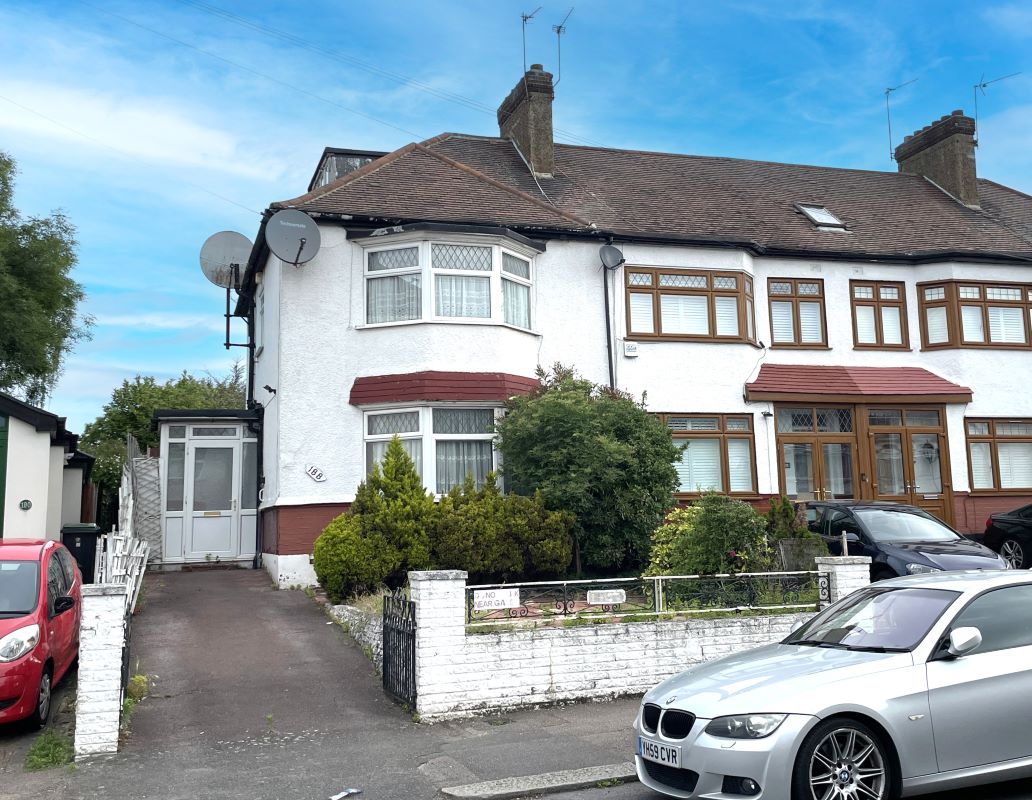 Freehold House Vacant Possession